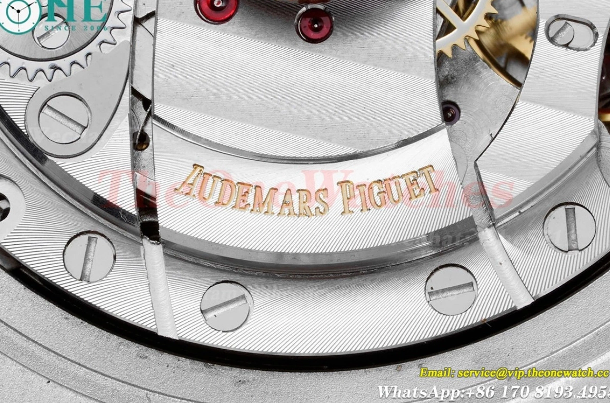 Num LE Royal Grey Oak Offshore RSF SS Mod A3126 42mm 0424